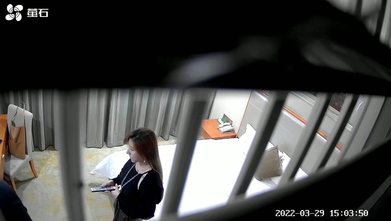 最新流出萤石云酒店摄像头偷拍两对男女做爱健身教练约炮模特身材高颜值美女叫声骚