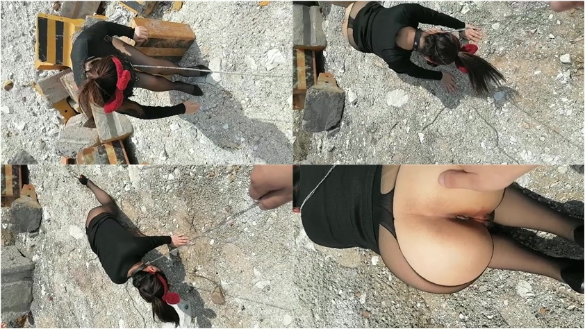高级主管，大佬的小骚受，户外露出，极品黑丝、高跟，骚逼来大姨妈全是血迹！