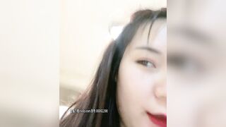 巨乳少妇贝贝会喷水，露脸颜值不错一对豪乳很是诱人，激情大秀奶子能把人晃晕，自慰骚逼呻吟咋玩都能射