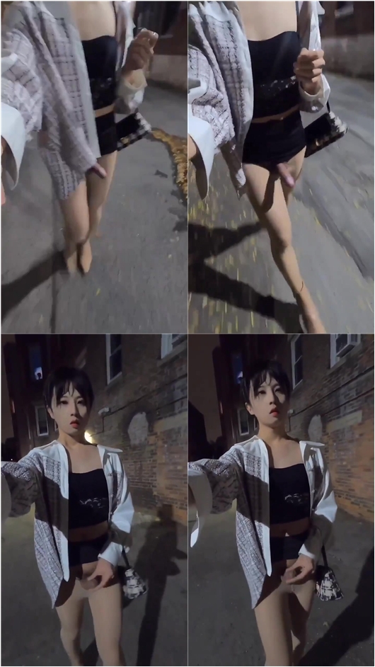 颜值美妖CD小薰 性感打扮出门，被丝袜磨蹭得硬邦邦，走到一条静悄悄地街道，裙子撩上尿尿喷射精液 wa!