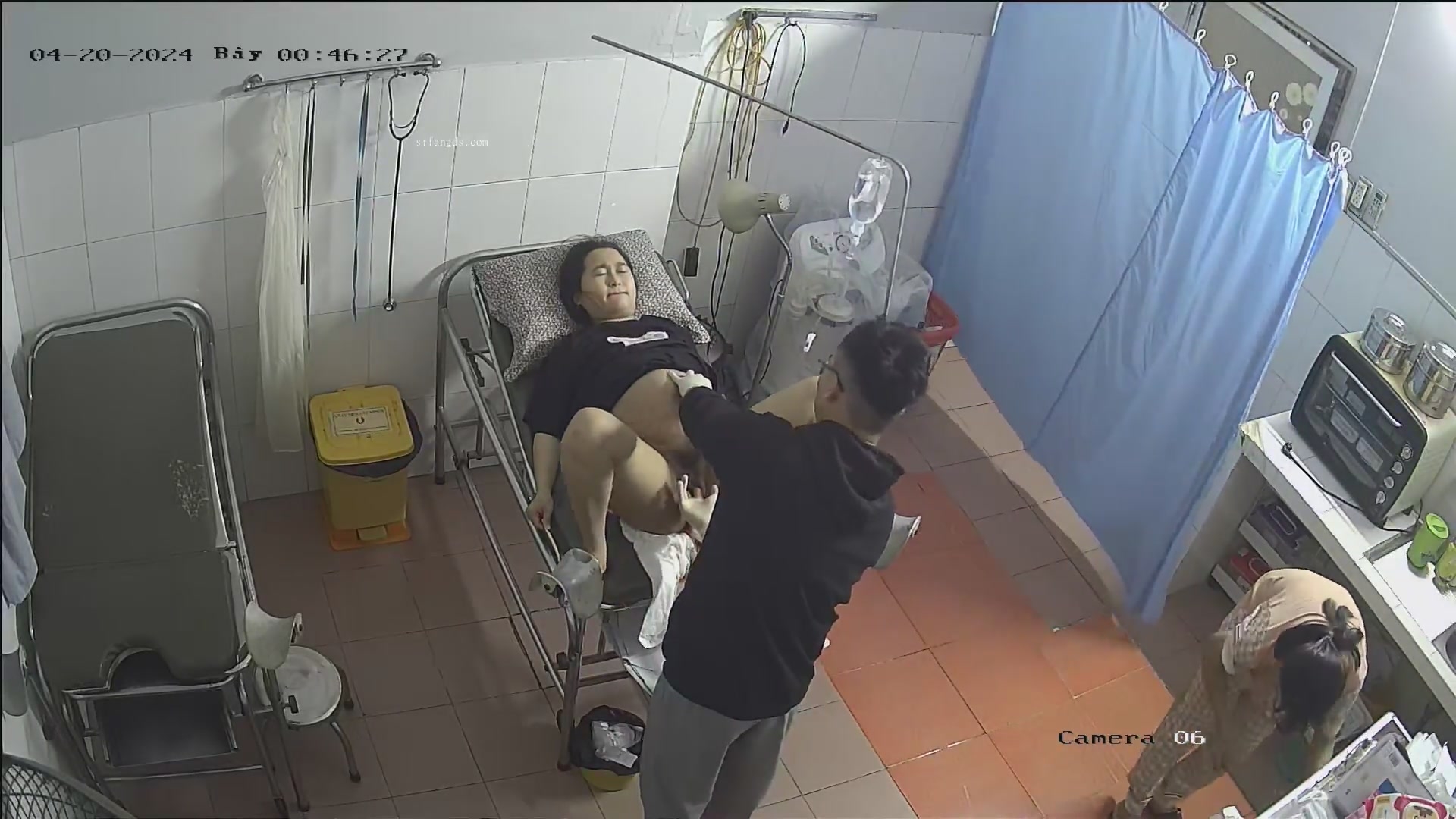 黑客破解乡镇医院妇产科摄像头监控最佳角度高清偷拍阴蒂可见 最美年轻孕妇
