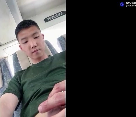 兵哥哥休假回家,网聊被勾引上当在客车上SOLO,喷射在座位上好多精液 - 91XX视频