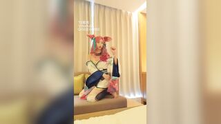 国产TS系列绝美妖妖紫苑拍摄cosplay美图中抽空给摄影师深喉口爆