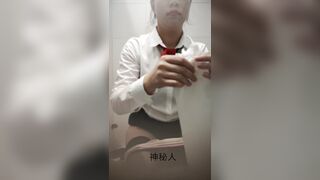 保时捷4S店暗藏摄像头偷拍女销售尿尿都是高端大气上档次的逼 (3)