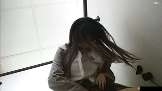 TWTP 大学女厕双镜头偷拍几个漂亮小姐姐嘘嘘近距离观察她们的小嫩鲍 (2)