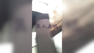 无人后继08白色柳钉高跟厚黑丝抄底